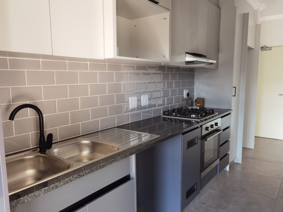 To Let 2 Bedroom Property for Rent in Waverley Gauteng