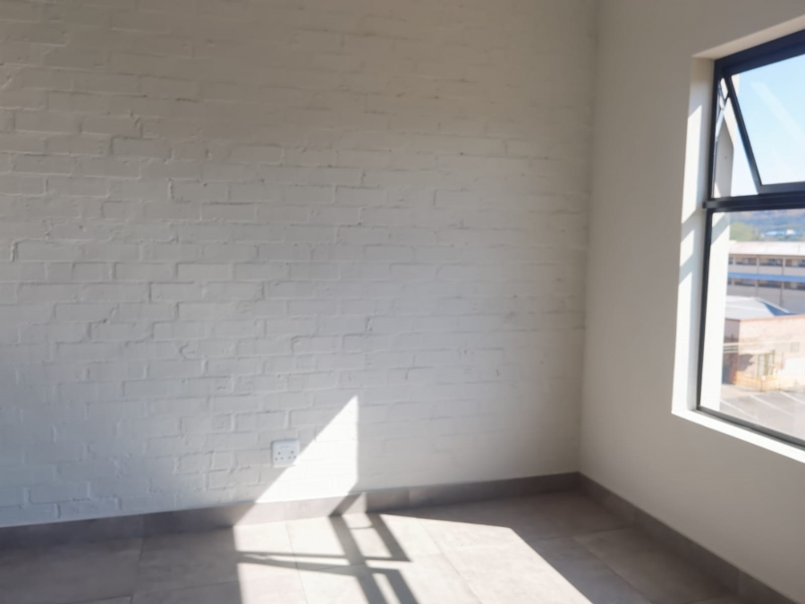To Let 2 Bedroom Property for Rent in Waverley Gauteng