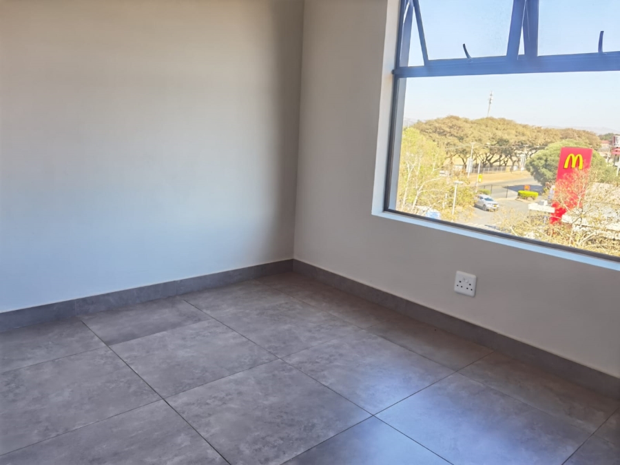 To Let 2 Bedroom Property for Rent in Waverley Gauteng
