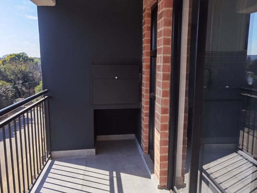 To Let 2 Bedroom Property for Rent in Waverley Gauteng