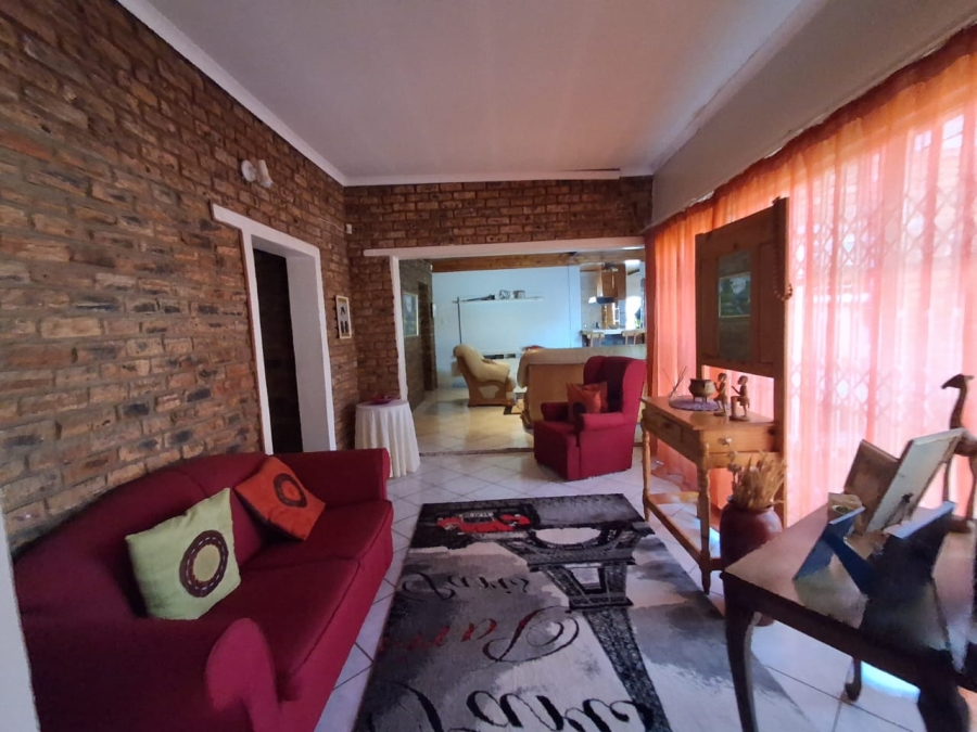 3 Bedroom Property for Sale in Oberholzer Gauteng