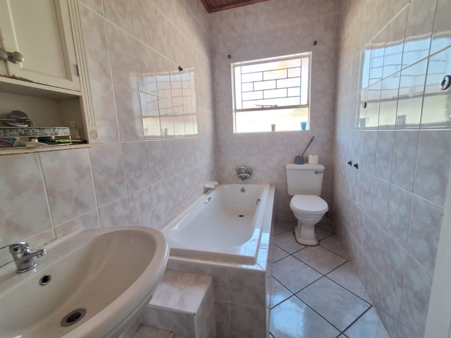 3 Bedroom Property for Sale in Oberholzer Gauteng