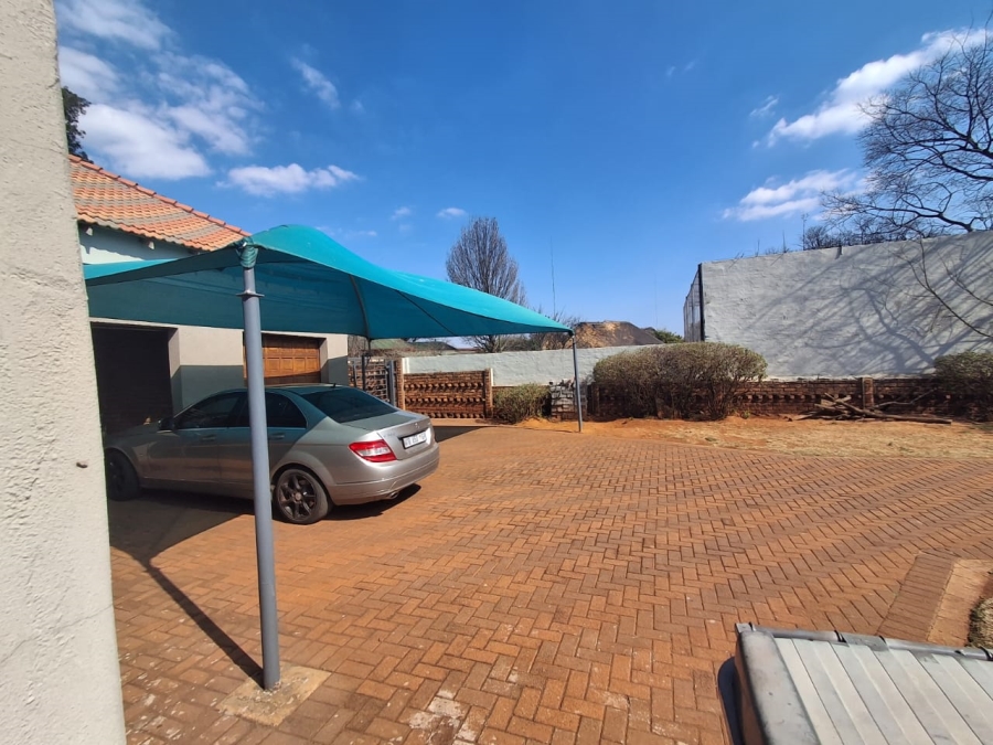3 Bedroom Property for Sale in Oberholzer Gauteng