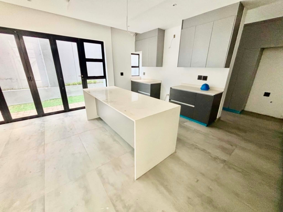 To Let 3 Bedroom Property for Rent in Illovo Gauteng