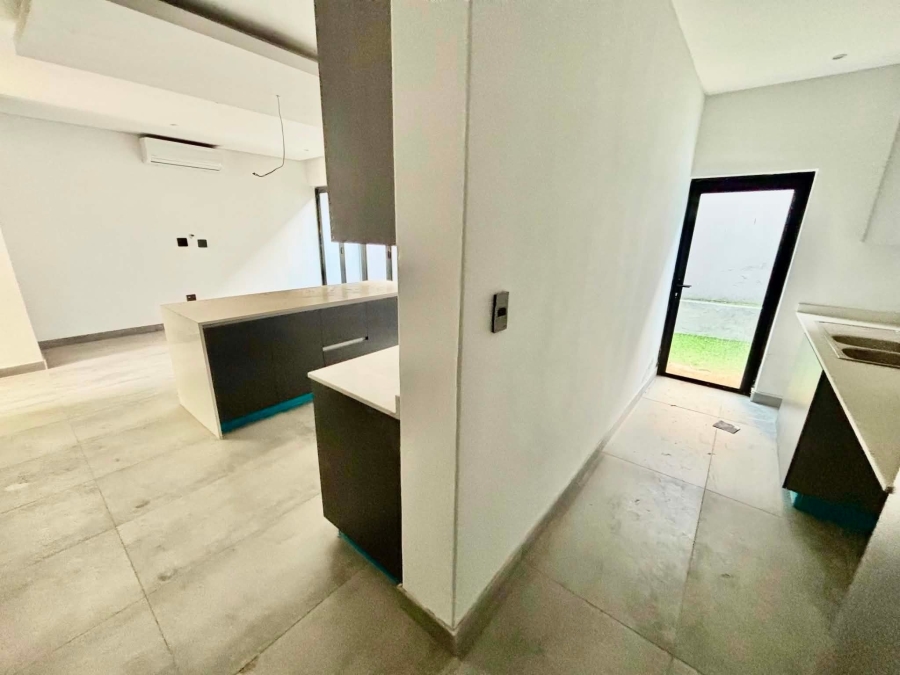 To Let 3 Bedroom Property for Rent in Illovo Gauteng