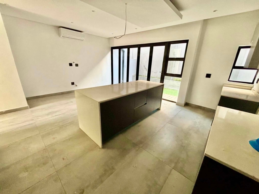 To Let 3 Bedroom Property for Rent in Illovo Gauteng