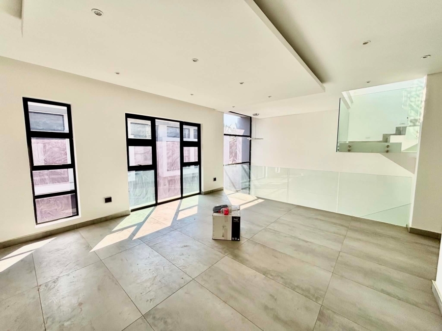 To Let 3 Bedroom Property for Rent in Illovo Gauteng
