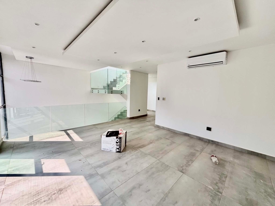 To Let 3 Bedroom Property for Rent in Illovo Gauteng