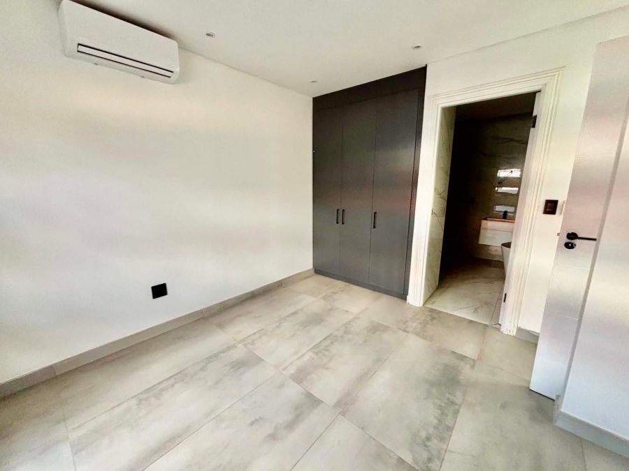 To Let 3 Bedroom Property for Rent in Illovo Gauteng