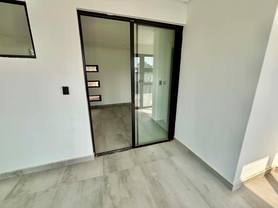 To Let 3 Bedroom Property for Rent in Illovo Gauteng
