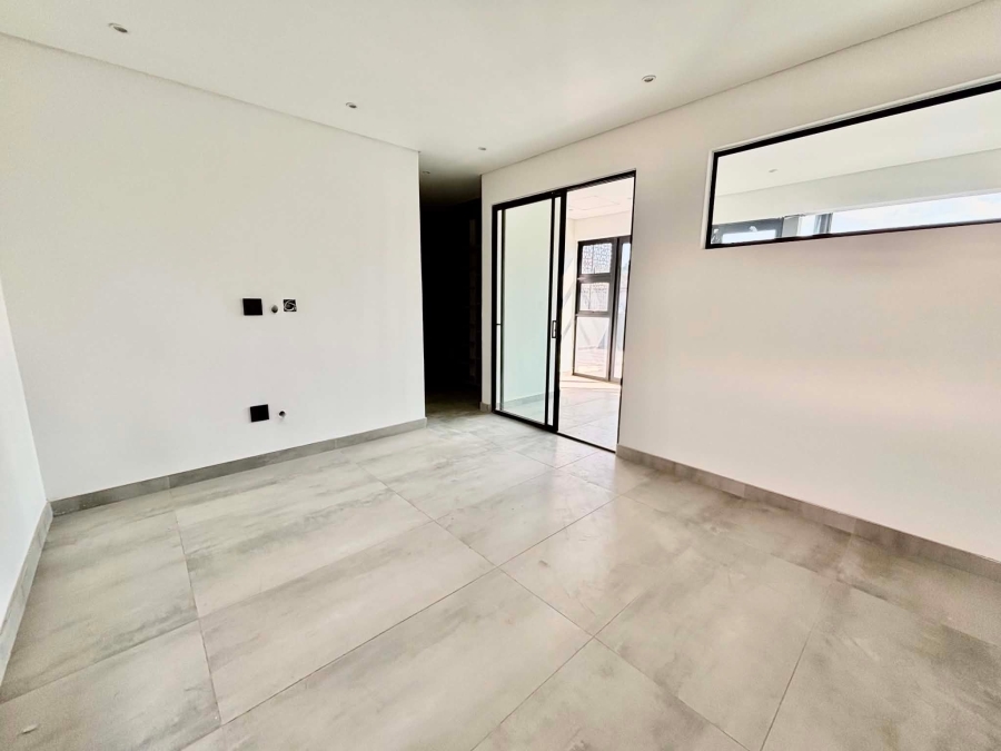 To Let 3 Bedroom Property for Rent in Illovo Gauteng