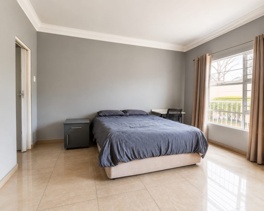 To Let 1 Bedroom Property for Rent in Buccleuch Gauteng