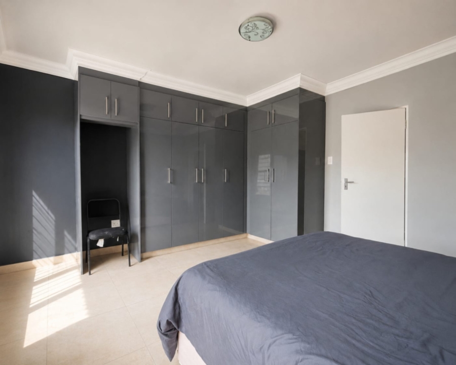 To Let 1 Bedroom Property for Rent in Buccleuch Gauteng