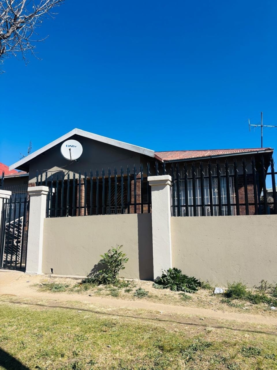 11 Bedroom Property for Sale in Rosettenville Gauteng