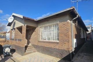 11 Bedroom Property for Sale in Rosettenville Gauteng