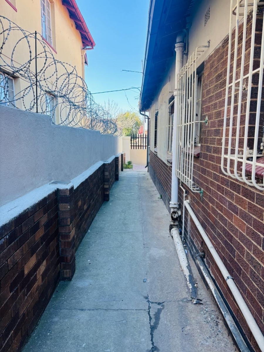11 Bedroom Property for Sale in Rosettenville Gauteng