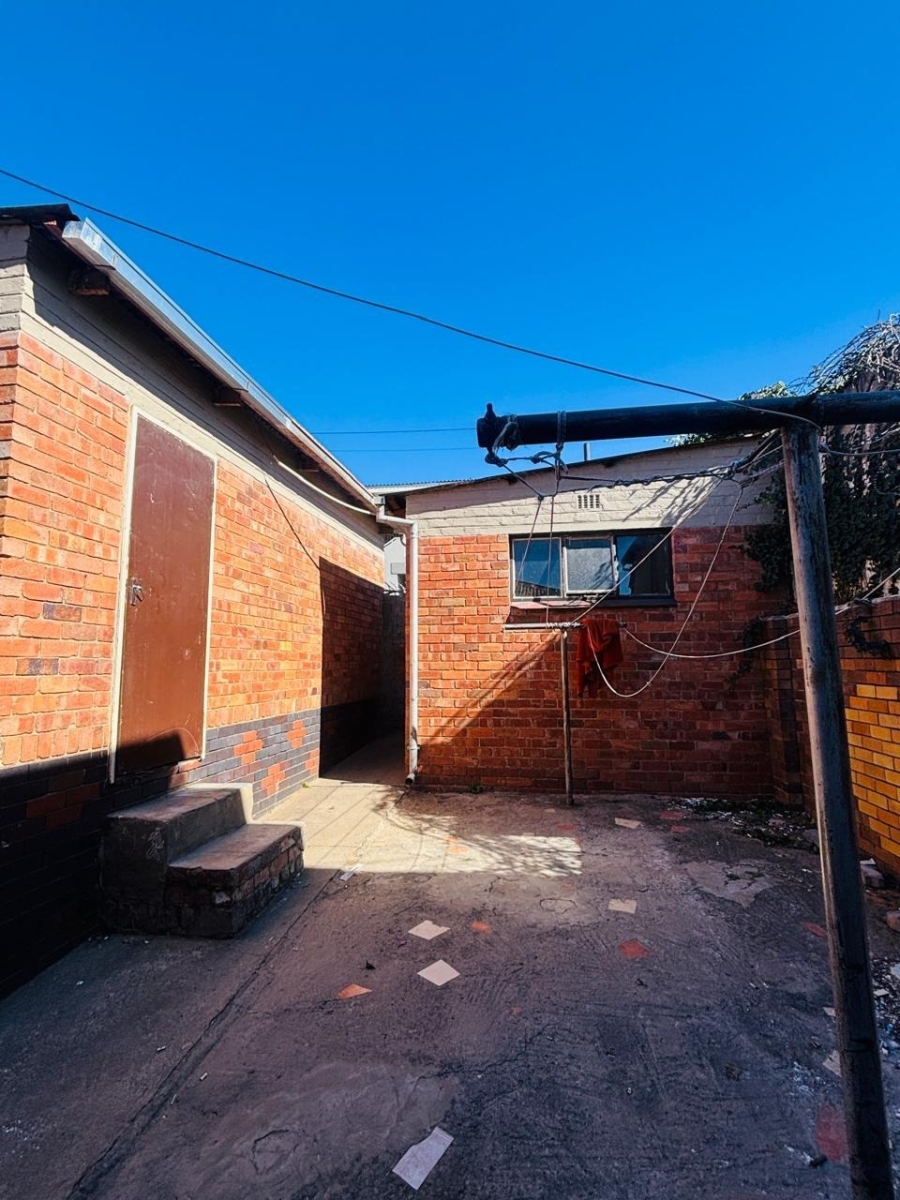 11 Bedroom Property for Sale in Rosettenville Gauteng