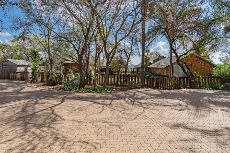 3 Bedroom Property for Sale in Zwavelpoort Gauteng
