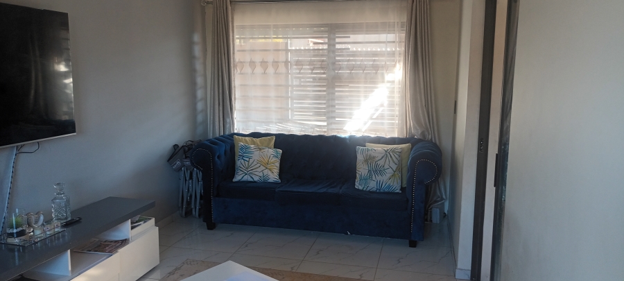 2 Bedroom Property for Sale in Witpoortjie Gauteng