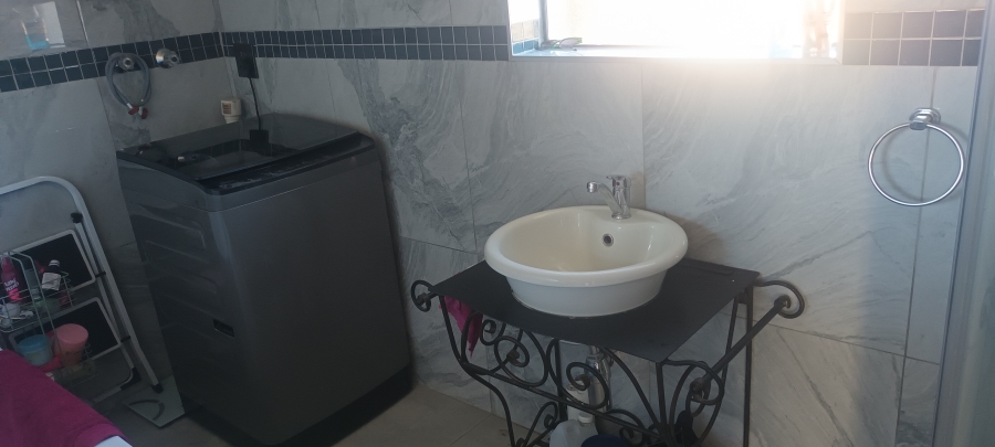 2 Bedroom Property for Sale in Witpoortjie Gauteng