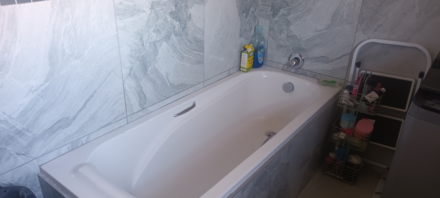 2 Bedroom Property for Sale in Witpoortjie Gauteng