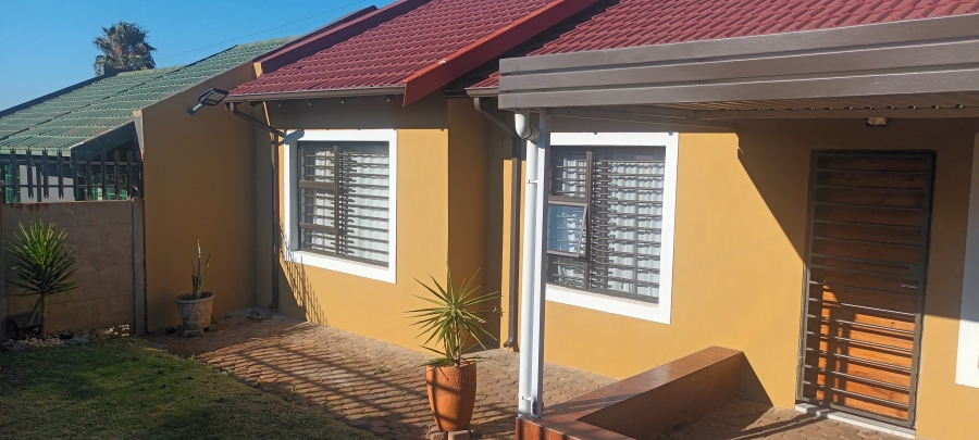 2 Bedroom Property for Sale in Witpoortjie Gauteng