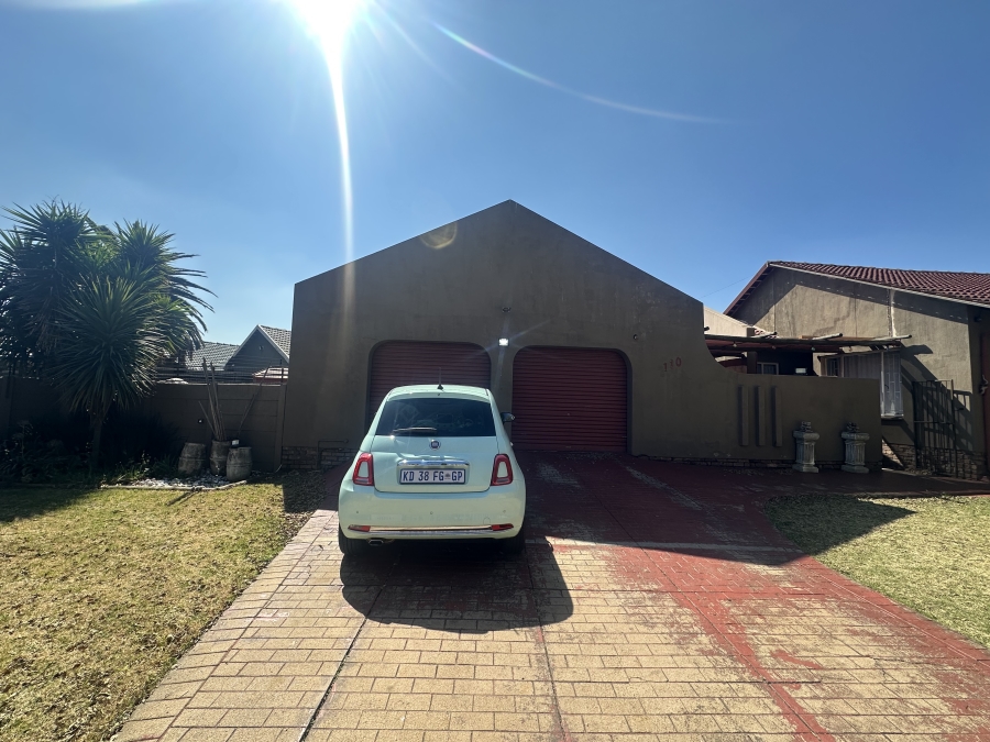4 Bedroom Property for Sale in Verwoerdpark Gauteng