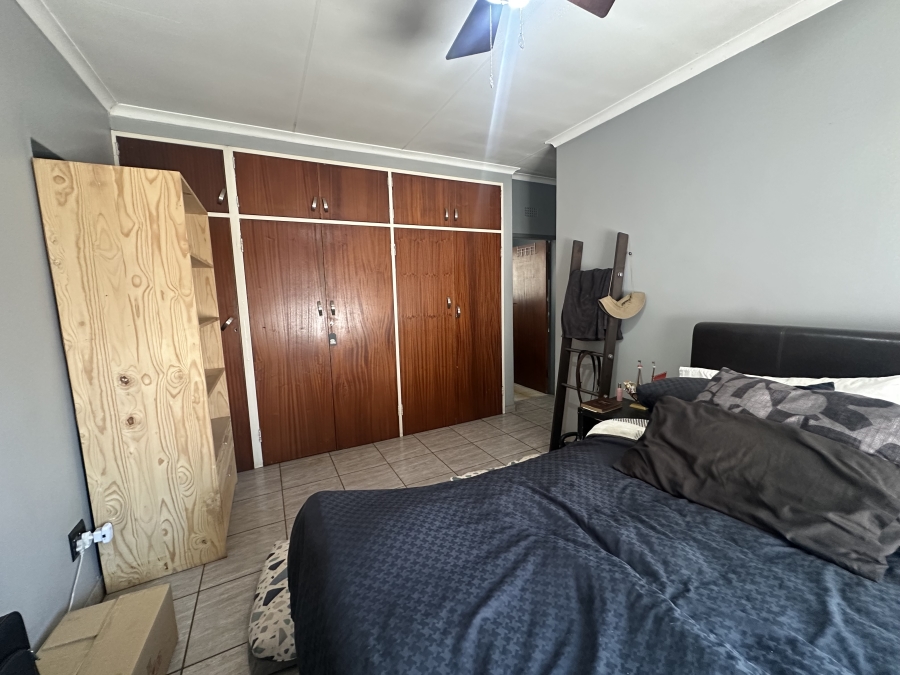 4 Bedroom Property for Sale in Verwoerdpark Gauteng