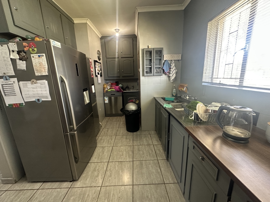 4 Bedroom Property for Sale in Verwoerdpark Gauteng