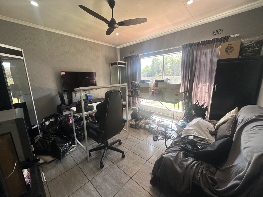4 Bedroom Property for Sale in Verwoerdpark Gauteng