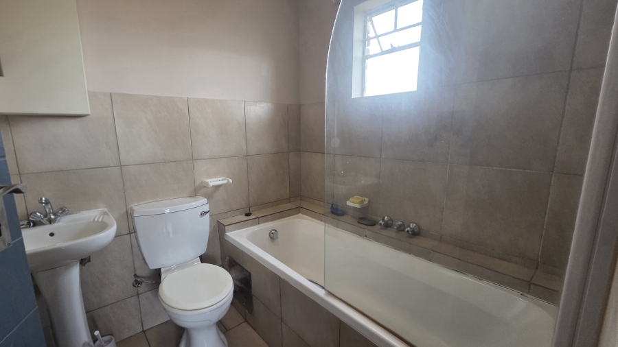 2 Bedroom Property for Sale in Annlin-wes Gauteng