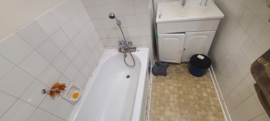 2 Bedroom Property for Sale in Morehill Gauteng