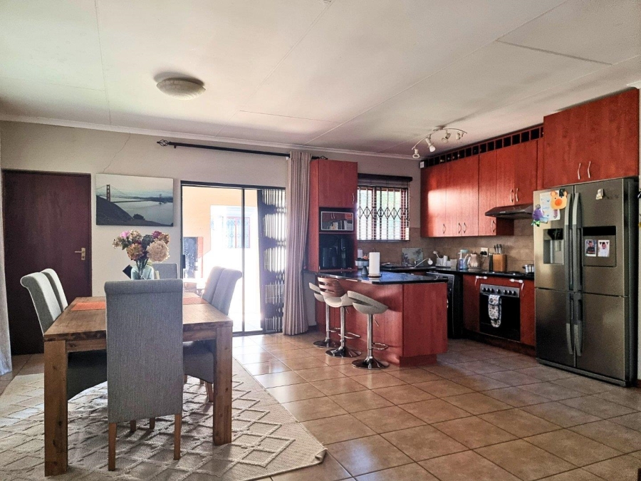 To Let 3 Bedroom Property for Rent in Noordwyk Gauteng