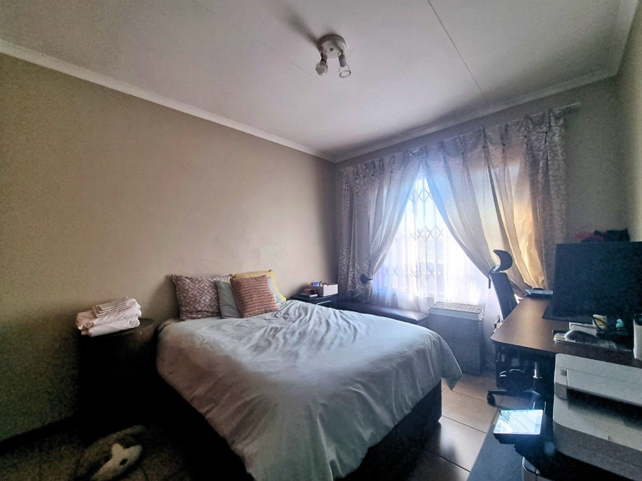 To Let 3 Bedroom Property for Rent in Noordwyk Gauteng
