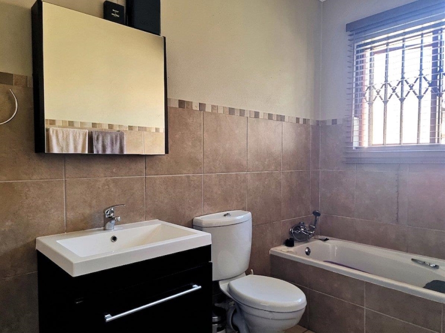 To Let 3 Bedroom Property for Rent in Noordwyk Gauteng