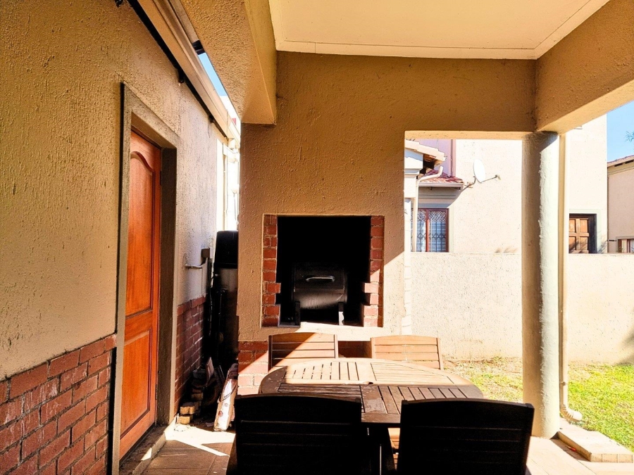 To Let 3 Bedroom Property for Rent in Noordwyk Gauteng