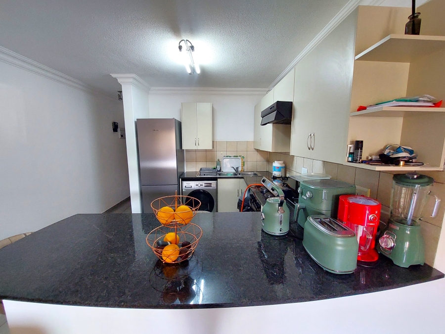 2 Bedroom Property for Sale in Nieuw Muckleneuk Gauteng