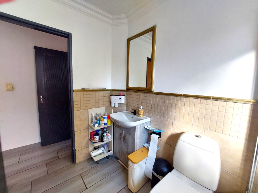 2 Bedroom Property for Sale in Nieuw Muckleneuk Gauteng