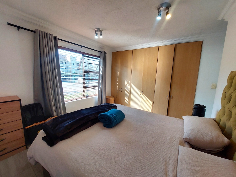 2 Bedroom Property for Sale in Nieuw Muckleneuk Gauteng