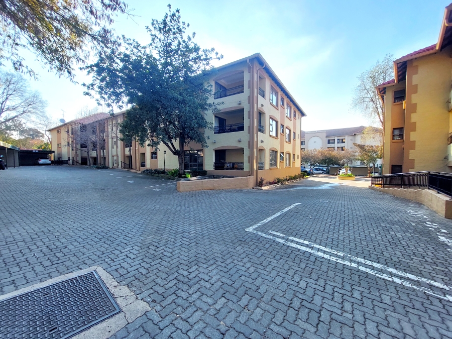 2 Bedroom Property for Sale in Nieuw Muckleneuk Gauteng
