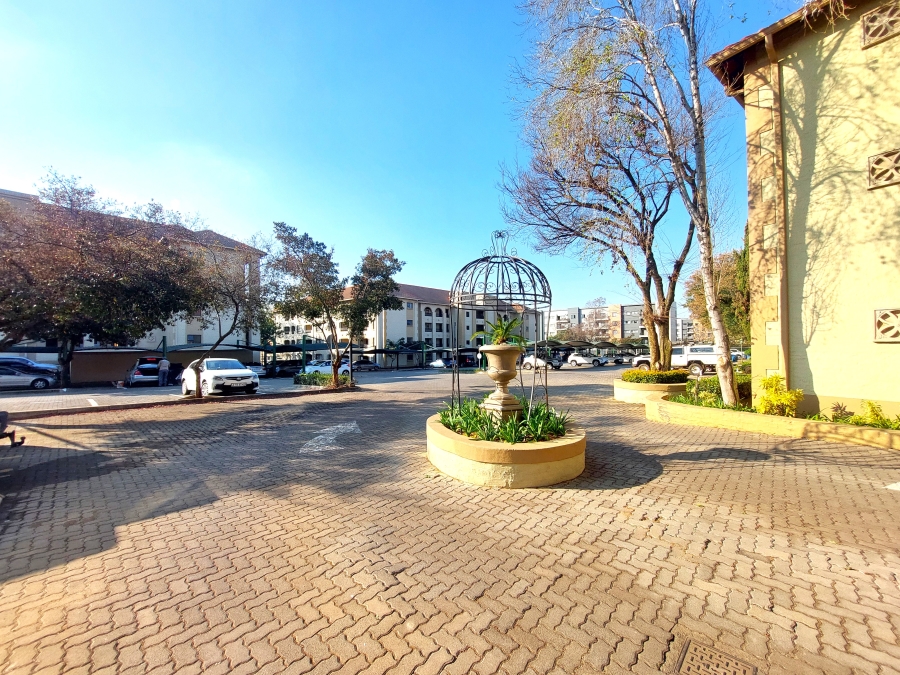 2 Bedroom Property for Sale in Nieuw Muckleneuk Gauteng