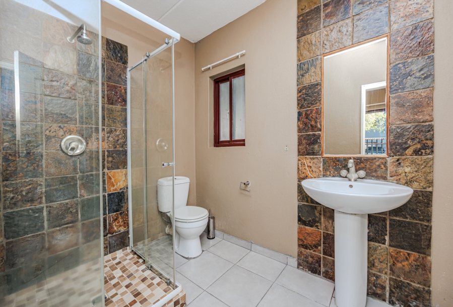 2 Bedroom Property for Sale in Wilgeheuwel Gauteng