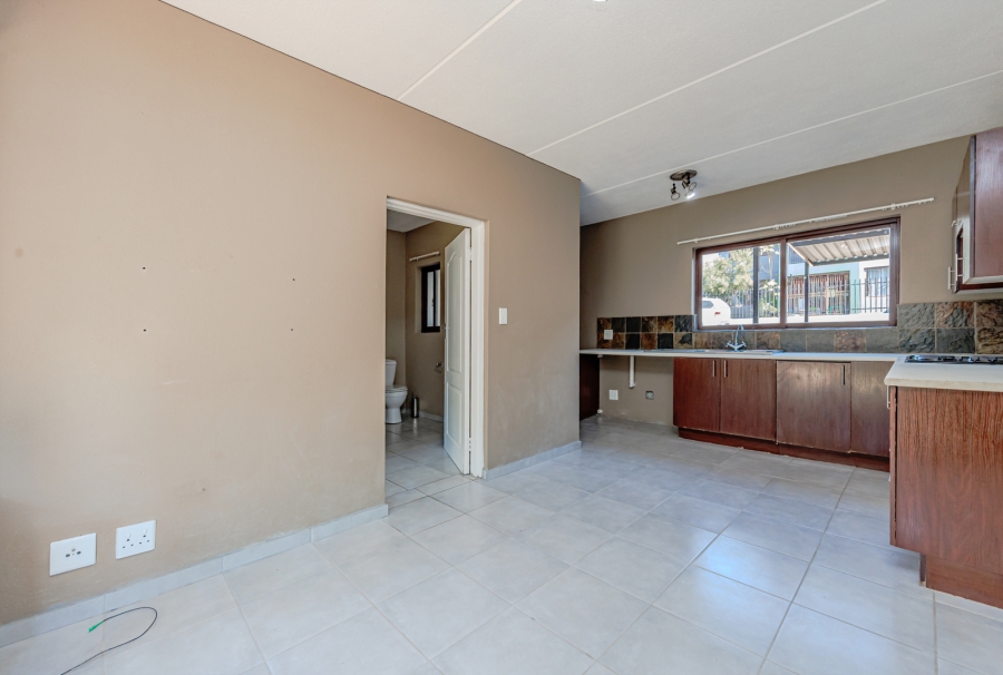 2 Bedroom Property for Sale in Wilgeheuwel Gauteng