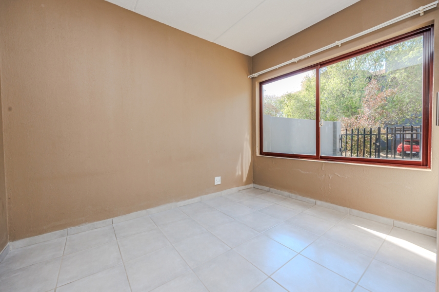 2 Bedroom Property for Sale in Wilgeheuwel Gauteng