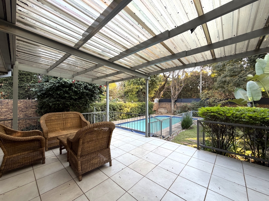 To Let 4 Bedroom Property for Rent in Waterkloof Gauteng