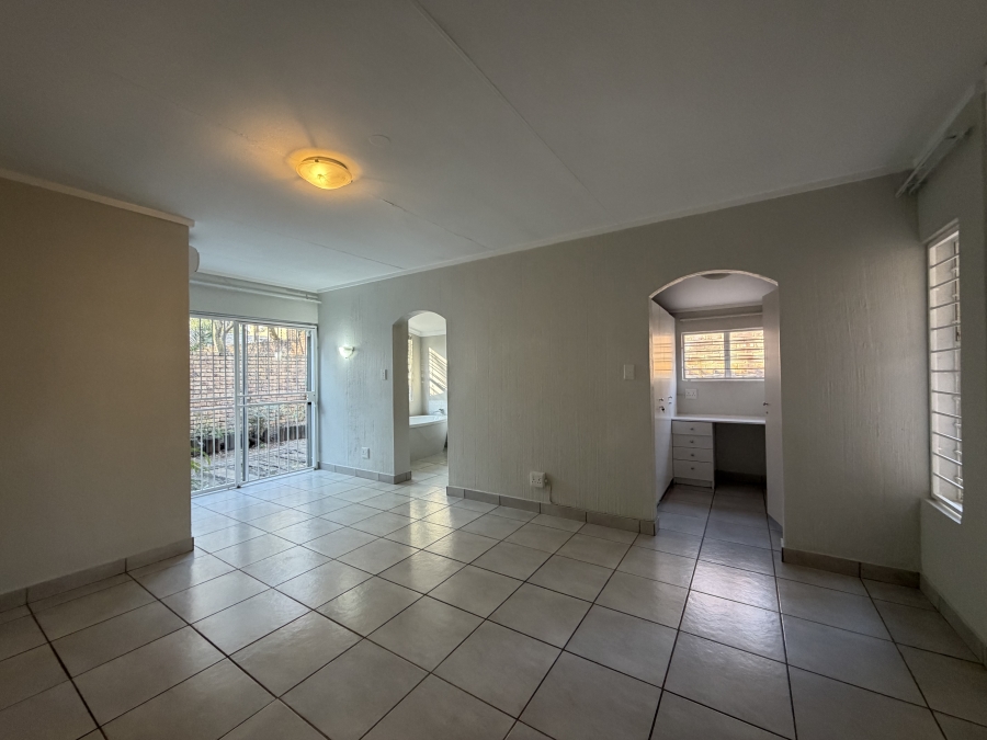 To Let 4 Bedroom Property for Rent in Waterkloof Gauteng