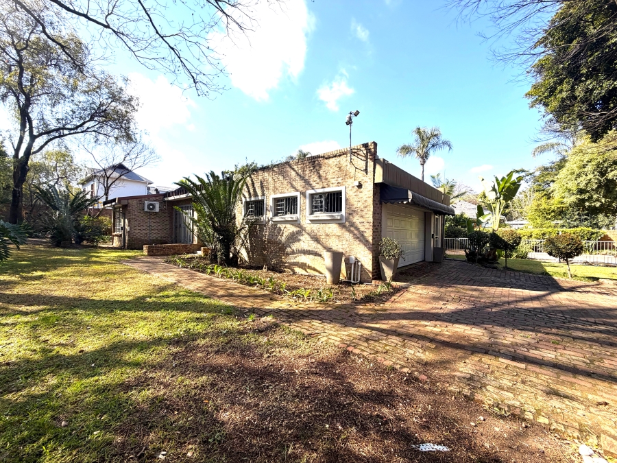To Let 4 Bedroom Property for Rent in Waterkloof Gauteng