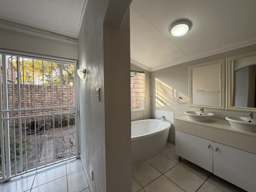 4 Bedroom Property for Sale in Waterkloof Gauteng
