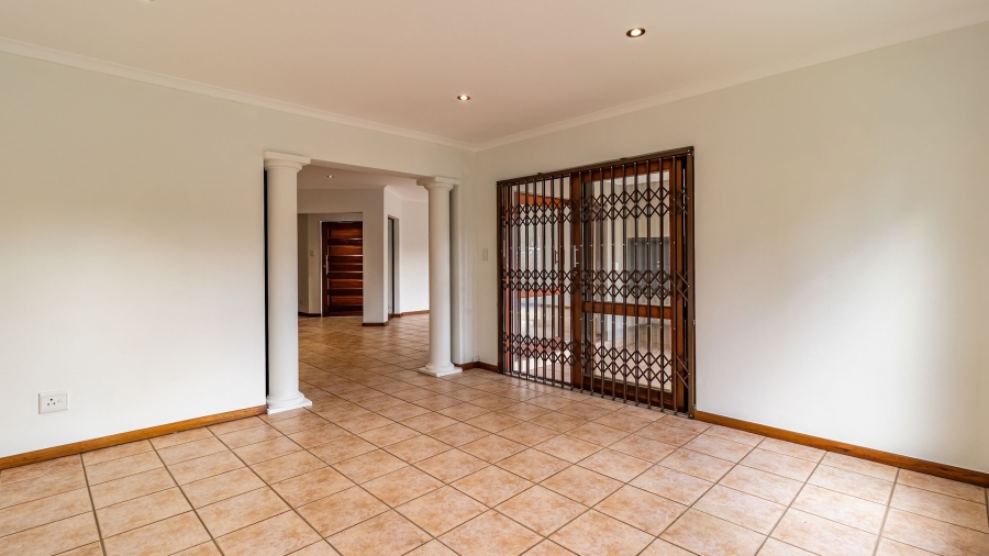 4 Bedroom Property for Sale in Magaliessig Gauteng
