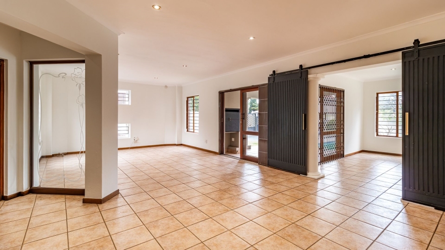 4 Bedroom Property for Sale in Magaliessig Gauteng